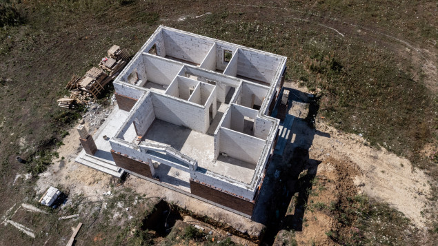 ALT: Строительство дома из газобетона