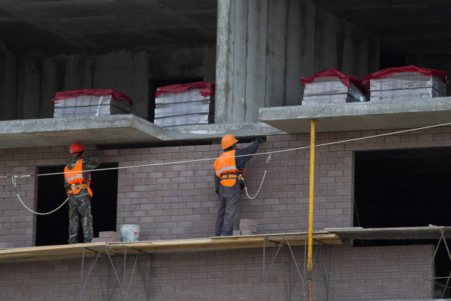 ALT: Кирпичи на стройке