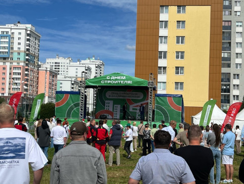 Поревит принял участие в Дне строителя в Академическом районе в Екатеринбурге