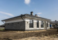 Дом с облицовкой кирпичом вибропрессованным (цвет Шунгит, мрамор белый и черный)
