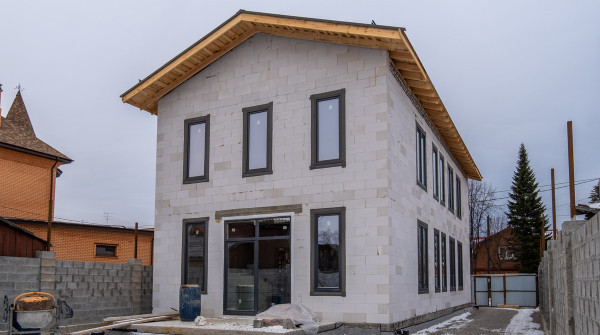 Двухэтажный дом из газоблока 300 мм